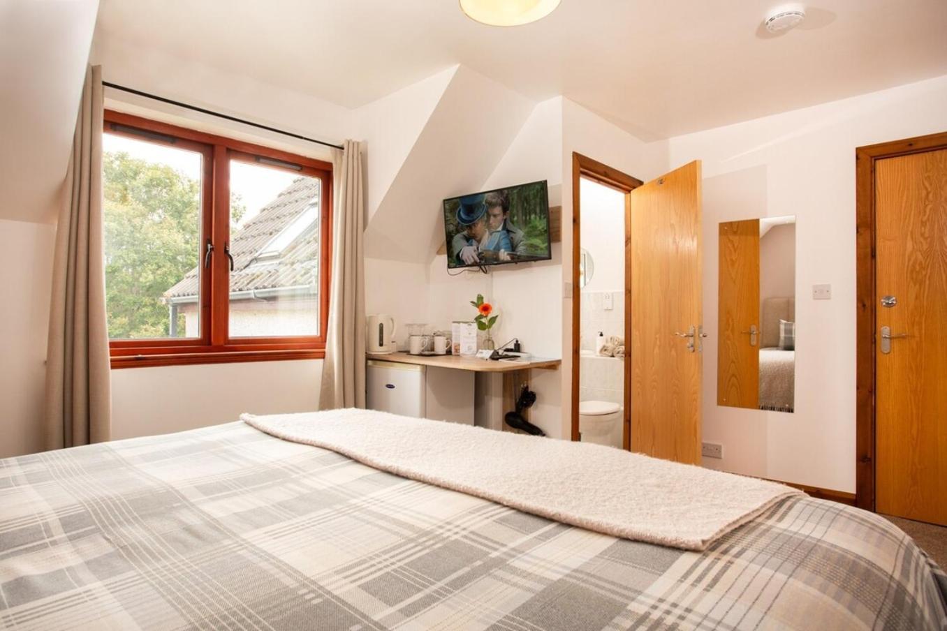 Beechwood Lodge Guesthouse Alness Exterior photo